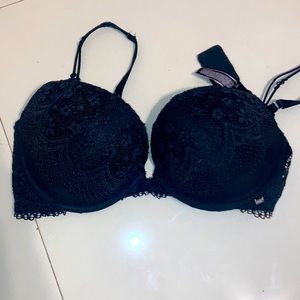 Victoria Secrets black lace push up bra new w 🏷